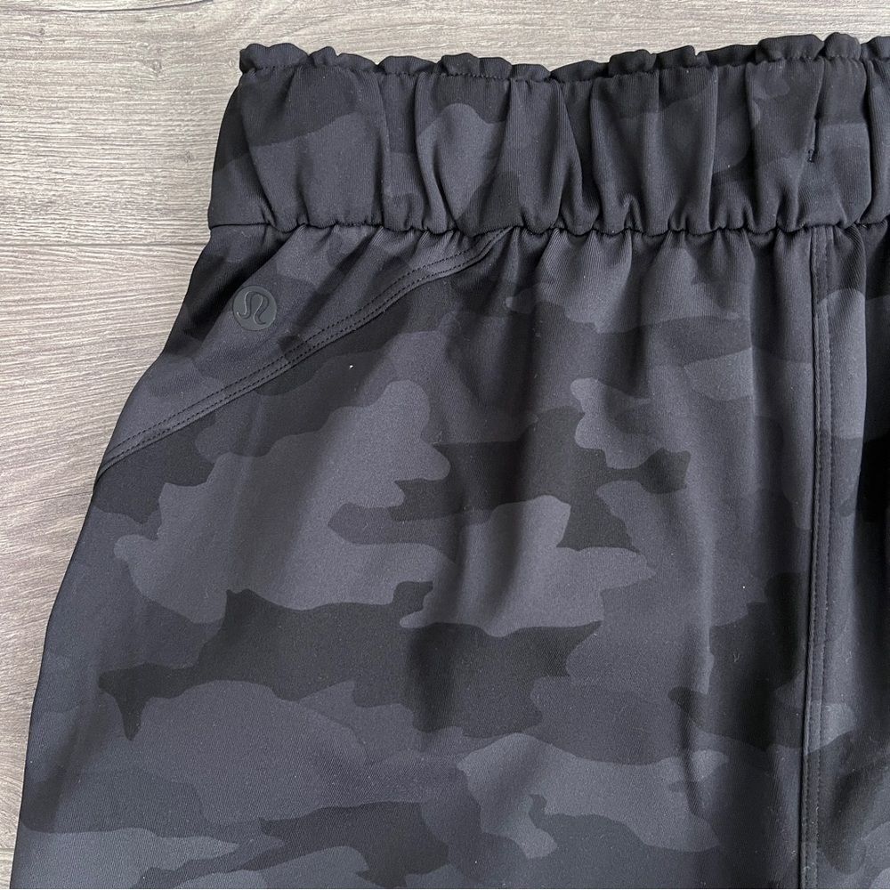LULULEMON High Rise Joggers Size 4 Camo Gray Black Luxtreme Activewear Casual - Picture 6 of 8